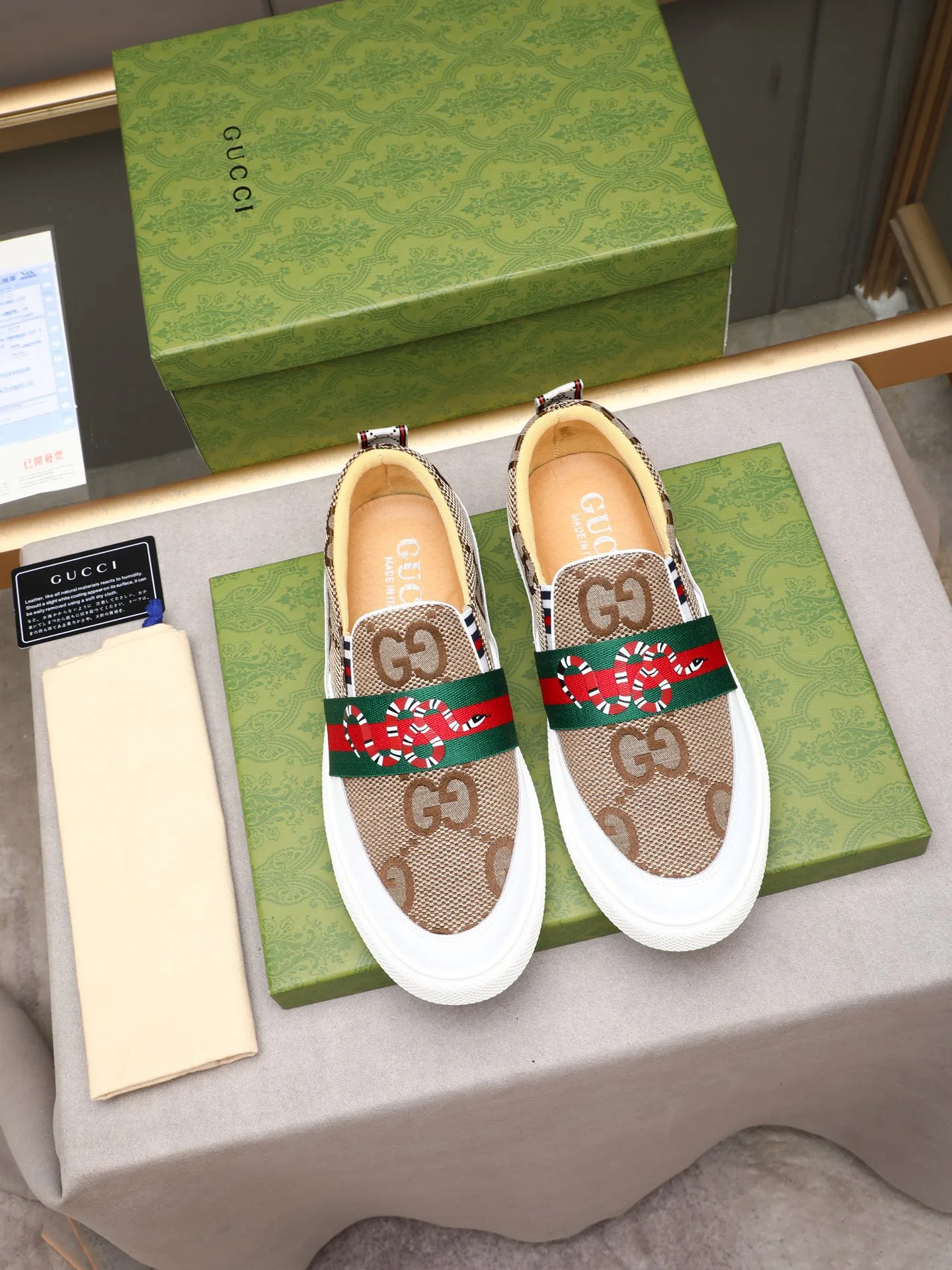 PP400 Dior upper cowhide ➕Dior classic fabric ➕Leather lining original non-slip wear-resistant lightweight soft outsole Style category: men's casual shoes, trendy style, comfortable on the feet Color: actual picture color 38-44 size (45 customized)